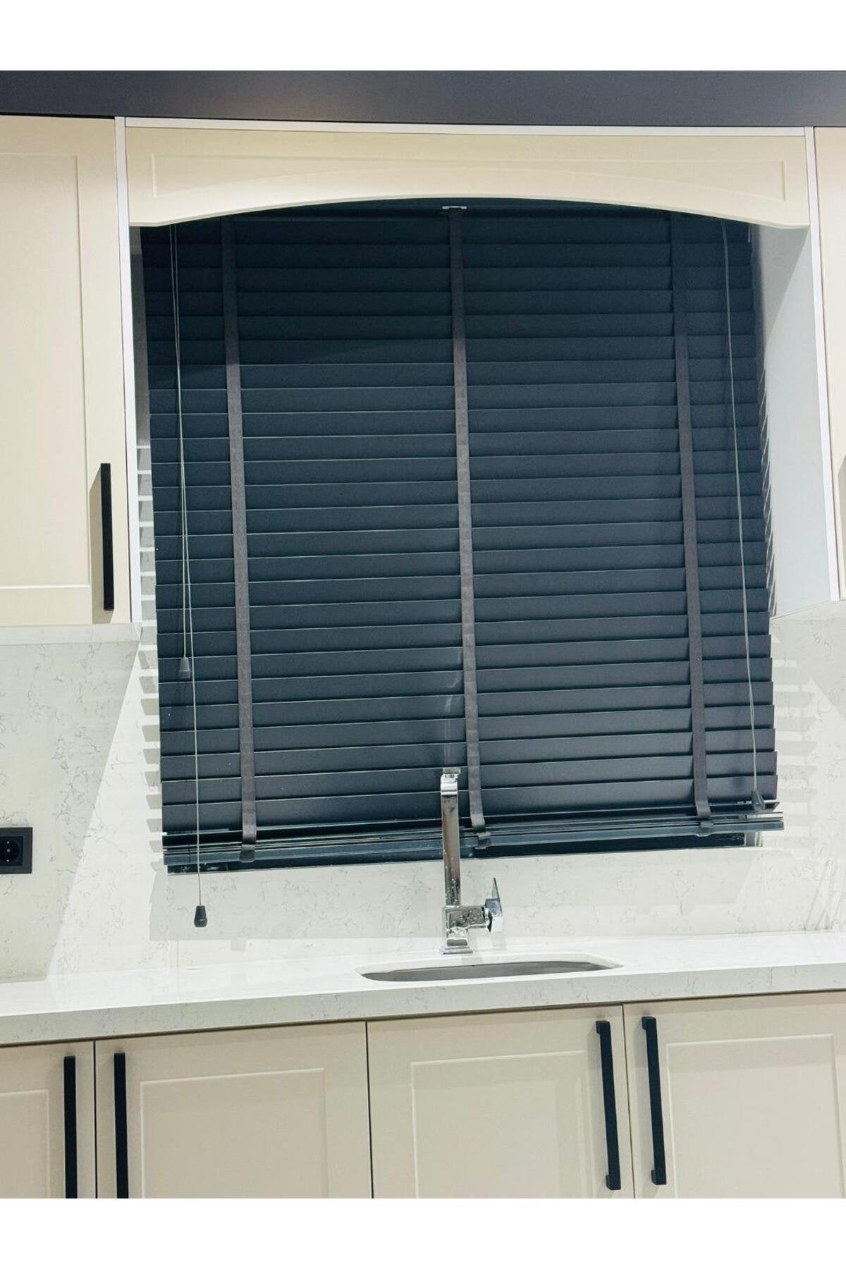 %100 GERÇEK AHŞAP JALUZİ PERDE - 50 MM – KURDELELİ - ANTRASİT