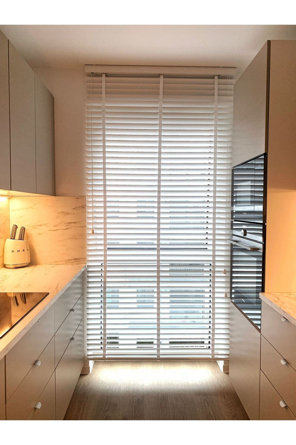 %100 GERÇEK AHŞAP JALUZİ PERDE - 50 MM – KURDELELİ - BEYAZ