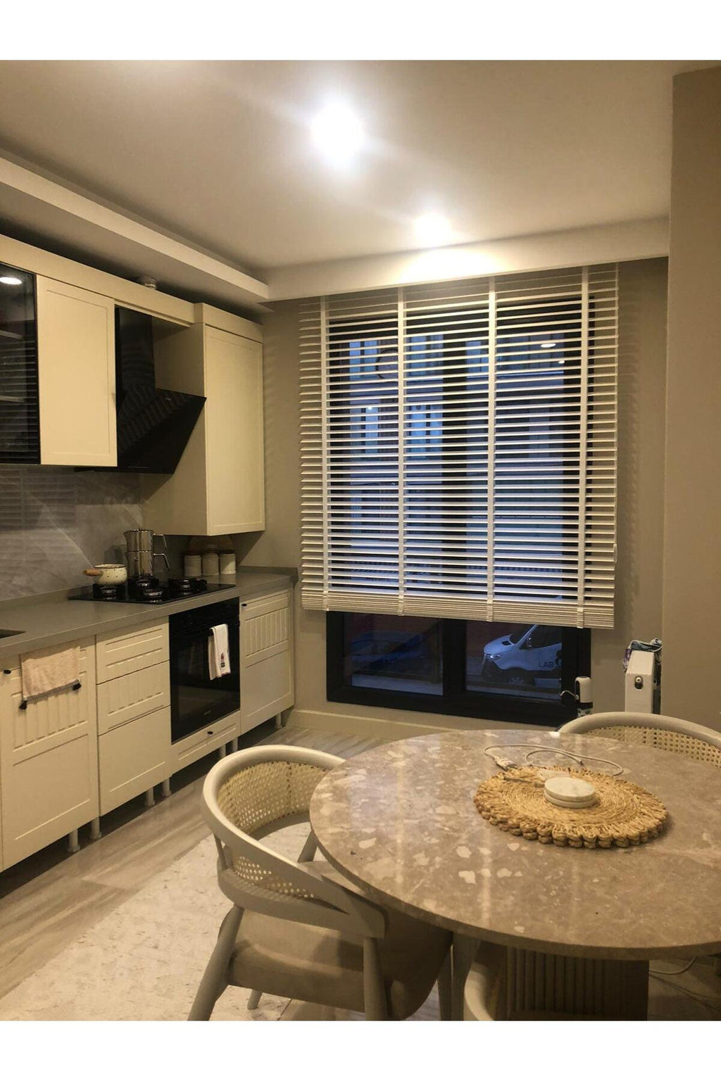 %100 GERÇEK AHŞAP JALUZİ PERDE - 50 MM – KURDELELİ - BEYAZ