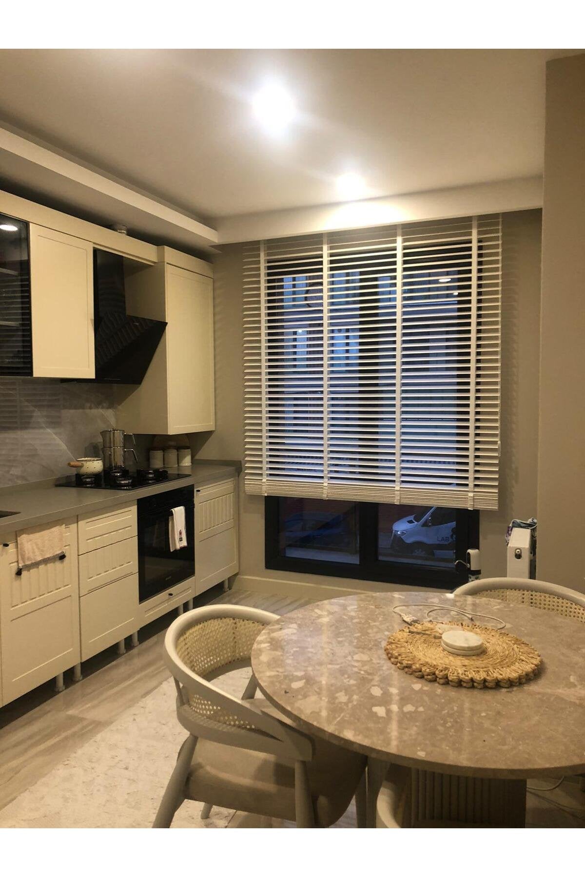 %100 GERÇEK AHŞAP JALUZİ PERDE - 50 MM – KURDELELİ - BEYAZ