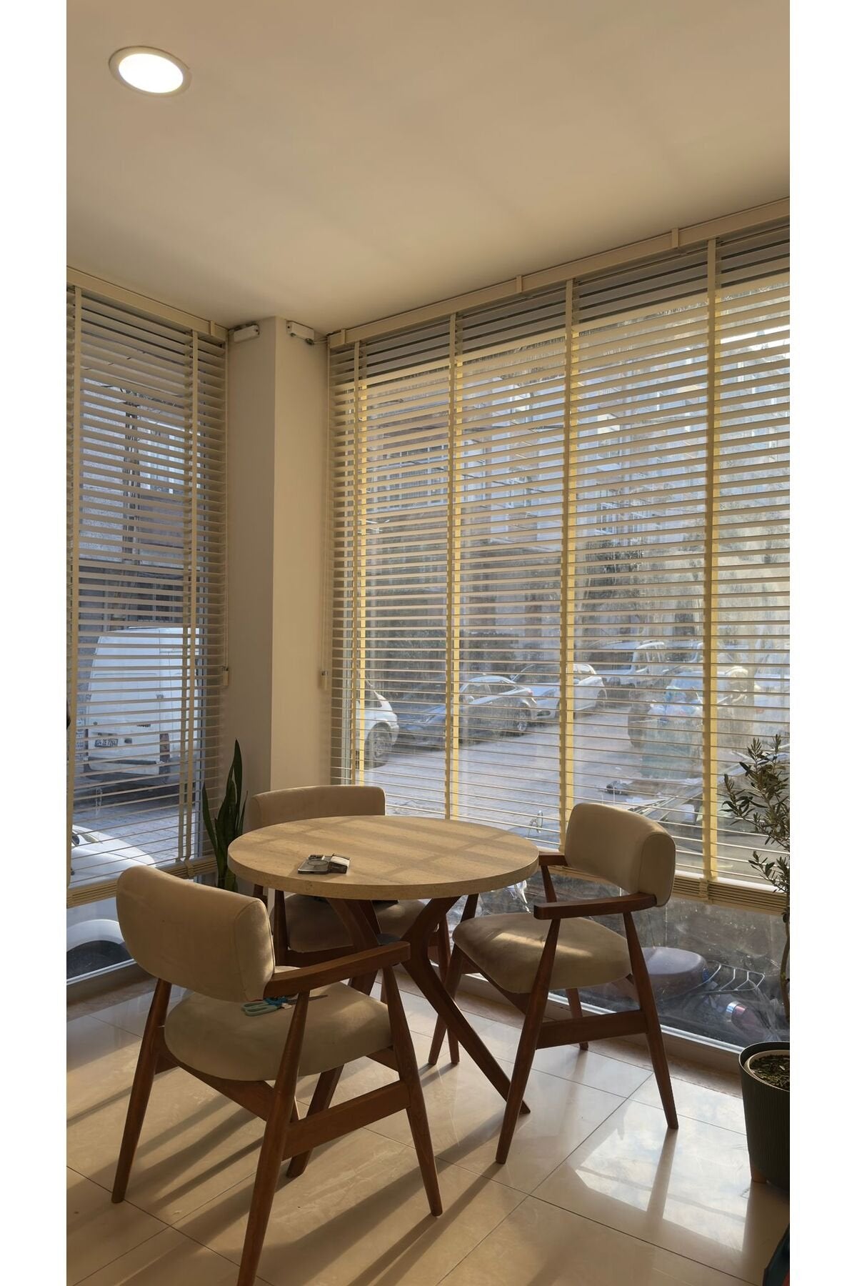 %100 GERÇEK AHŞAP JALUZİ PERDE - 50 MM – KURDELELİ - KREM 25